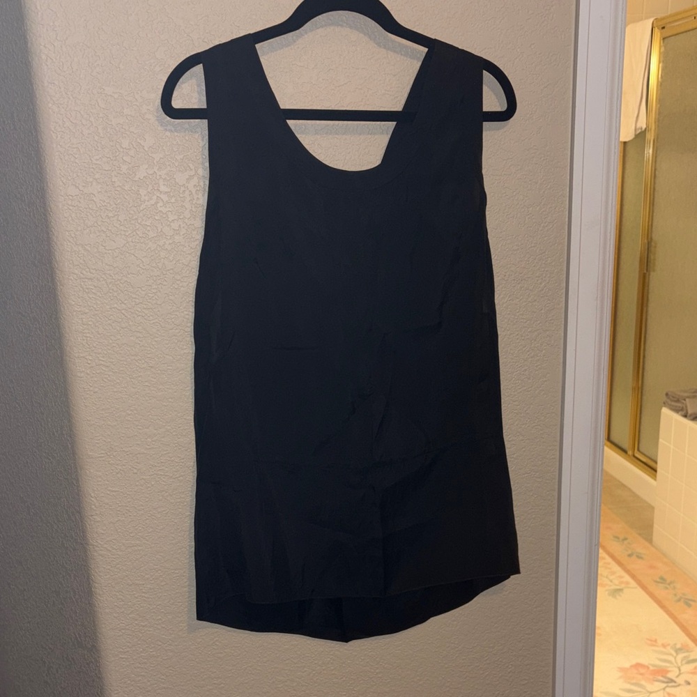 Black Sleeveless Scoop Neck Tunic Top